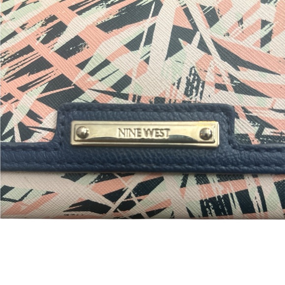 Nine West large wallet with a checkbook holder vintage - Picture 10 of 10
